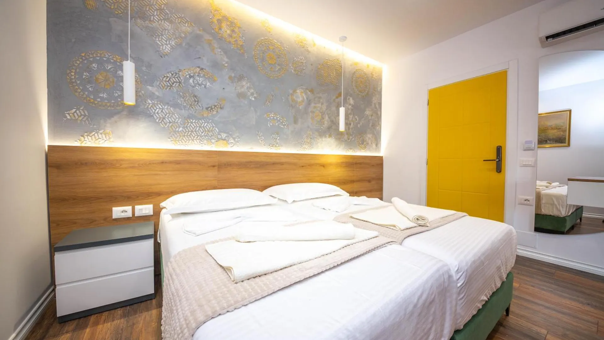 Apartment Downtown Boutique Studios Tirana