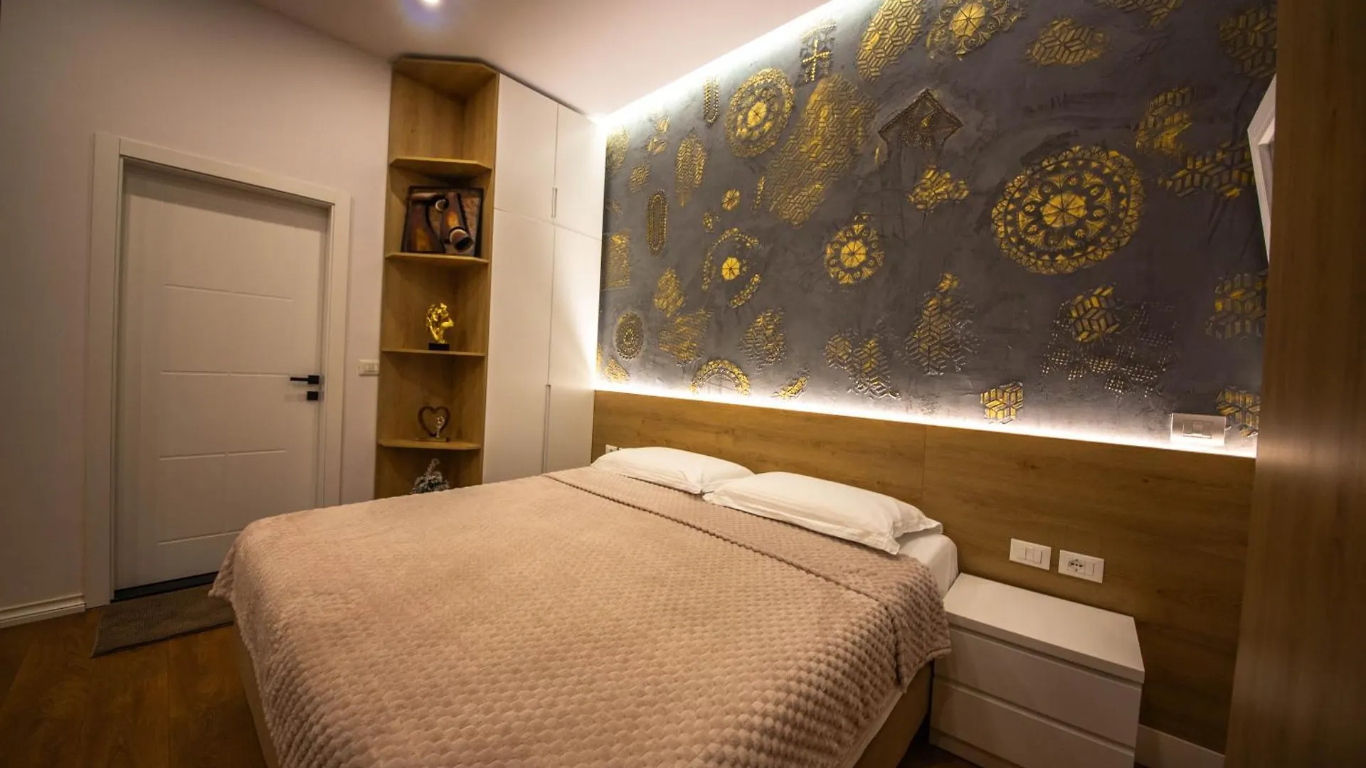 Apartment Downtown Boutique Studios Tirana
